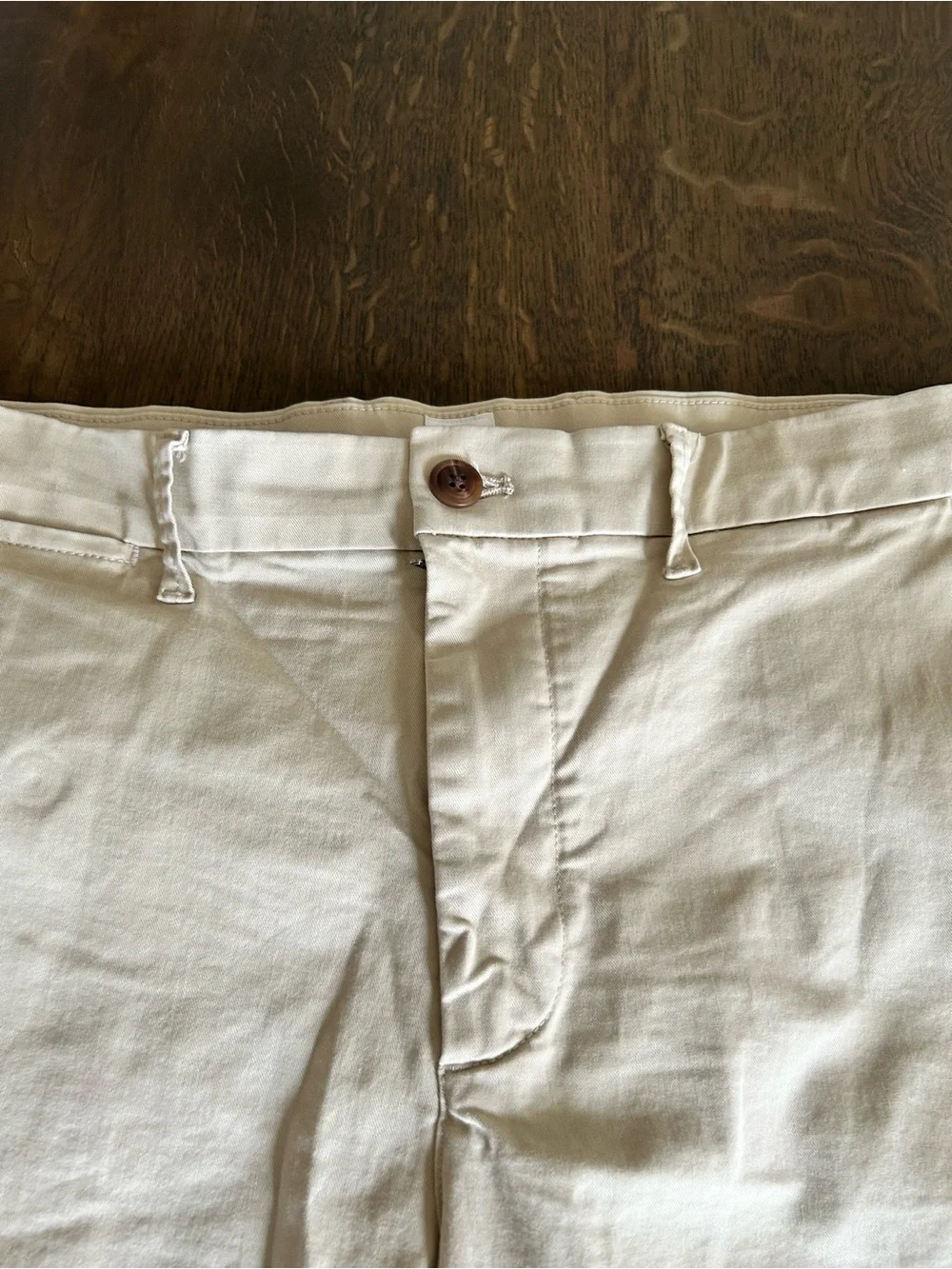 Gap khaki tan 10” shorts
